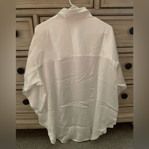 New white satin blouse from H & M. Size Large - Picture 4 of 6